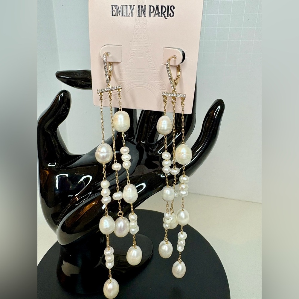 Emily in Paris Brand ⚜️18K Gold plated & genuine Fresh Water Pearl Earrings